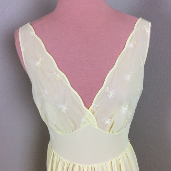 OLD TAG VANITY FAIR SEMI SHEER VINTAGE DRESS/SLIP - Picture 2 of 7